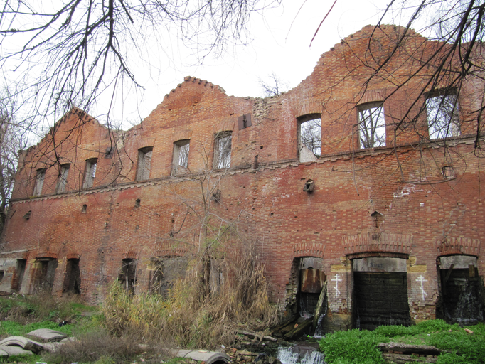 Парамоновские склады)